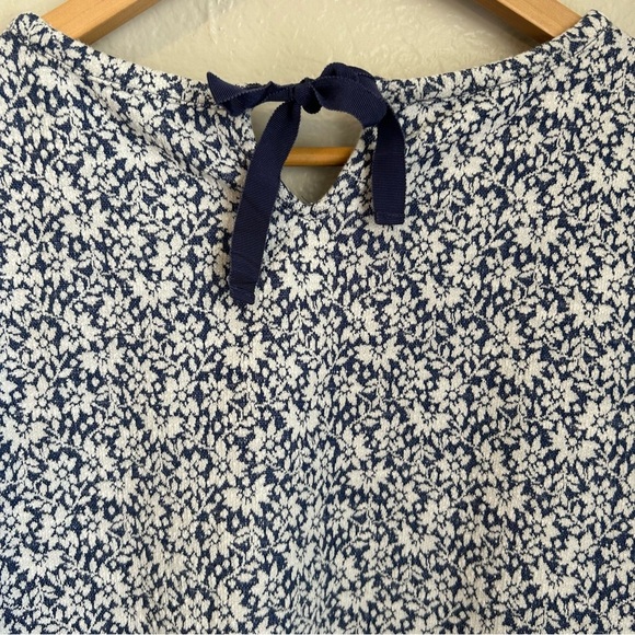 Talbots Textured Knit Blue and White Floral Short Sleeve Top w/Keyhole Back, 2X - Picture 6 of 8
